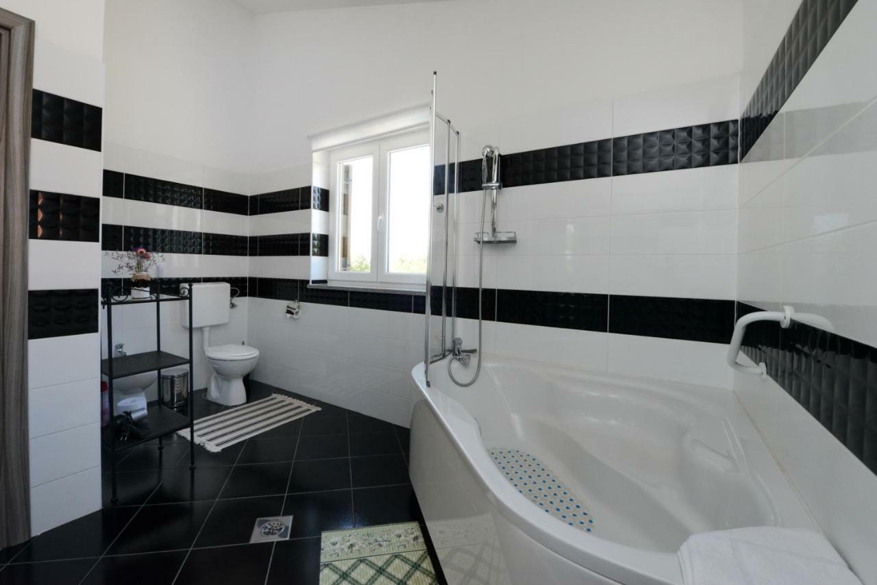 Villa Kontesici 14 Zelena Laguna Екстериор снимка