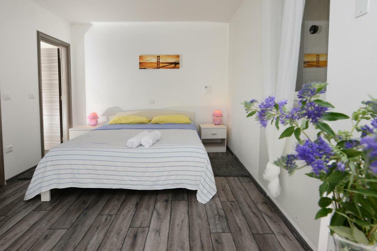 Villa Kontesici 14 Zelena Laguna Екстериор снимка